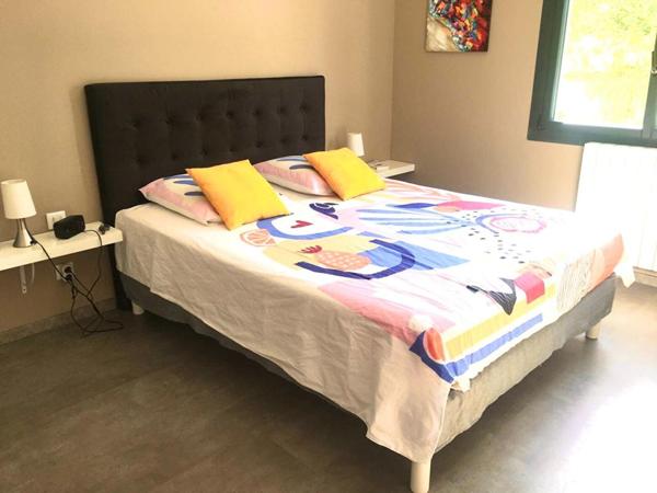 Villa Paulhan 6 pièce(s) 130 m2habitable ,230m² utile sur parcelle 12000m²