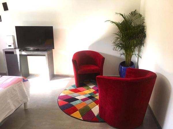 Villa Paulhan 6 pièce(s) 130 m2habitable ,230m² utile sur parcelle 12000m²