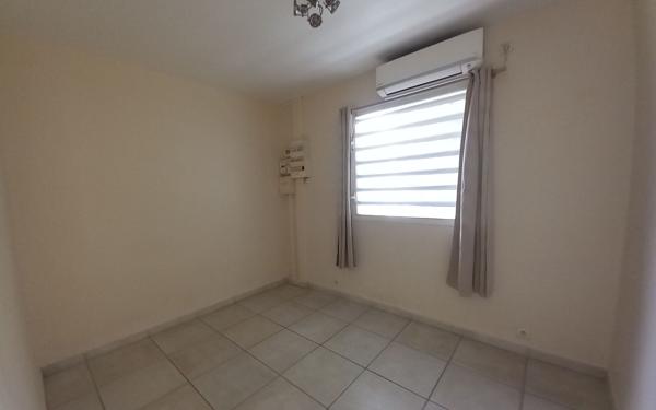 Appartement à vendre    2 pièces • 63 m2 Le Gosier