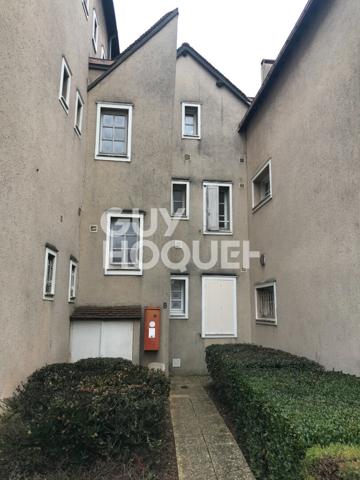 Chartres, studio centre ville.