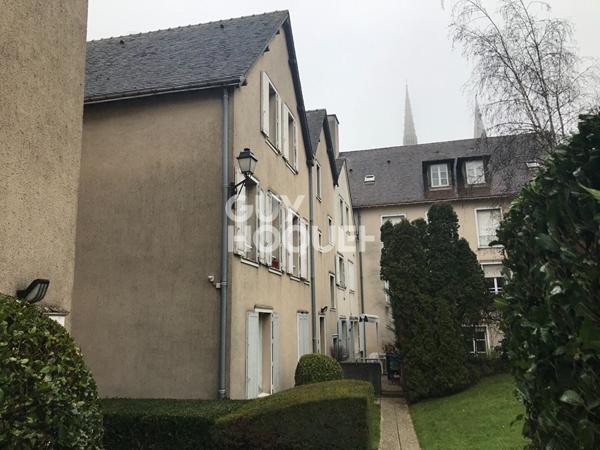Chartres, studio centre ville.
