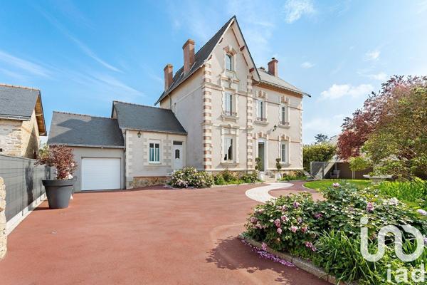 Maison 7 pièces de 210 m² à Ligné (44850)