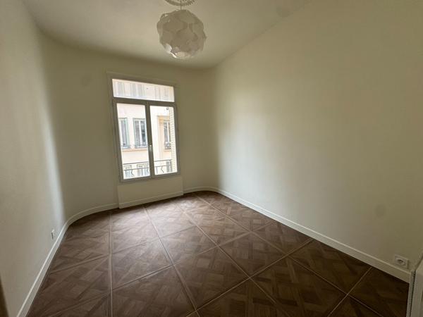 Appartement 4 pièces  proximité immédiate tribunal - Toulon Centre Ville