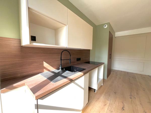 Lyon 1er. T3 - 61 m² entièrement rénové - Bords de Saône.