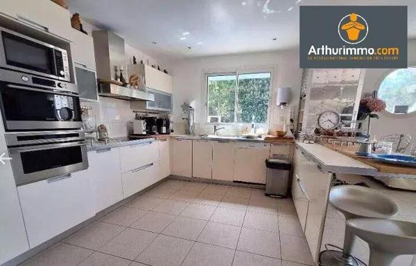 Vente                                                      Villa
                        
                     4 pièces                      139 m2                     à Belvédère-Campomoro