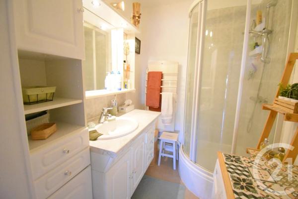 Appartement à vendre  3 pièces - 67,15 m 2   VICHY  - 03