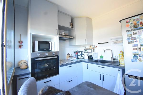 Appartement à vendre  3 pièces - 67,15 m 2   VICHY  - 03