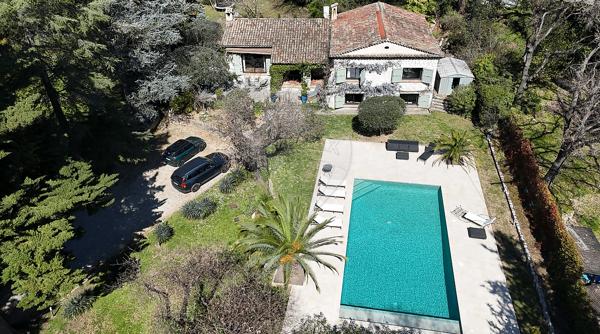 Maison 5 chambre(s) de luxe à vendre - Roquefort-les-Pins, Alpes-Maritimes - 06