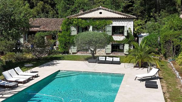 Maison 5 chambre(s) de luxe à vendre - Roquefort-les-Pins, Alpes-Maritimes - 06