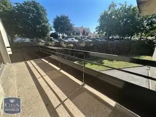 Appartement à louer 4 pièces 146.64m²