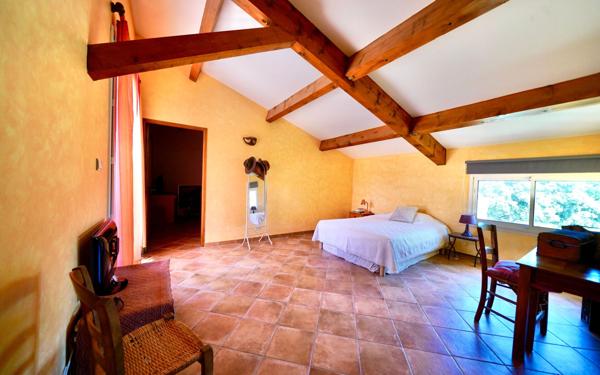 Maison à vendre    6 pièces •  Istres