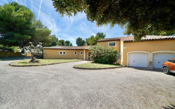 Maison à vendre    6 pièces •  Istres