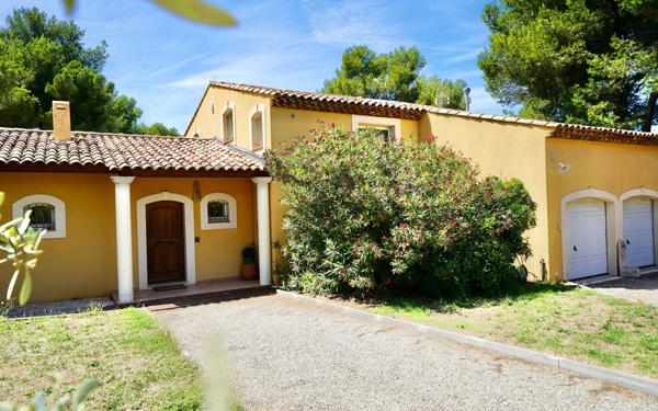 Maison à vendre    6 pièces •  Istres