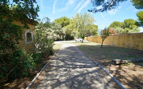 Maison à vendre    6 pièces •  Istres