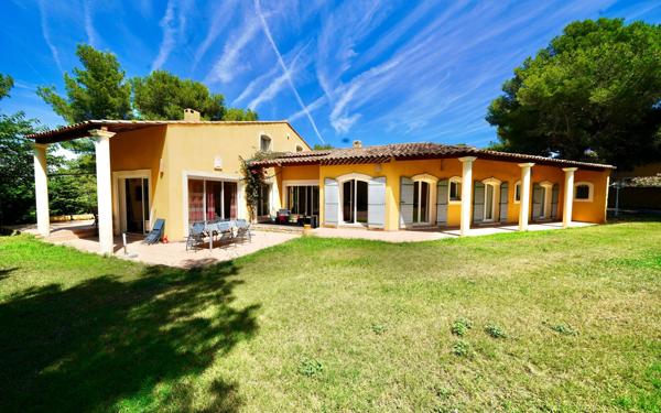 Maison à vendre    6 pièces •  Istres