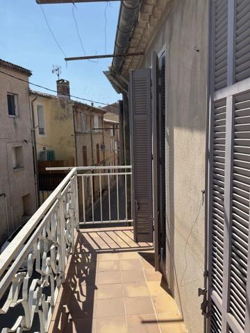Location                                                      Maison de village
                        
                     3 pièces                      82 m2                     à Pourrières