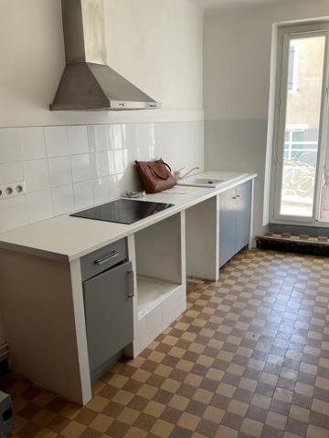 Location                                                      Maison de village
                        
                     3 pièces                      82 m2                     à Pourrières