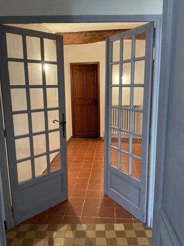 Location                                                      Maison de village
                        
                     3 pièces                      82 m2                     à Pourrières