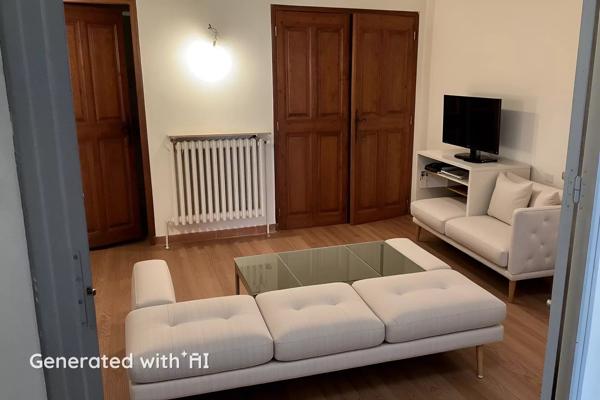 Location                                                      Maison de village
                        
                     3 pièces                      82 m2                     à Pourrières