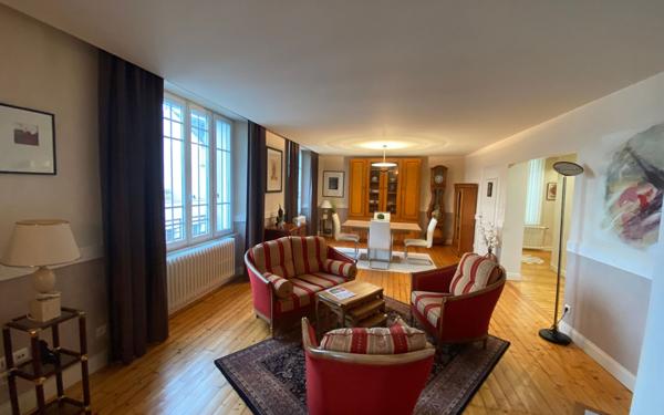 Appartement à louer    2 pièces • 99,43 m2 Lorient