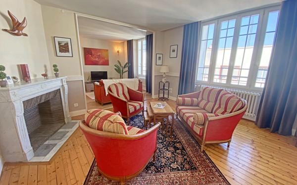 Appartement à louer    2 pièces • 99,43 m2 Lorient