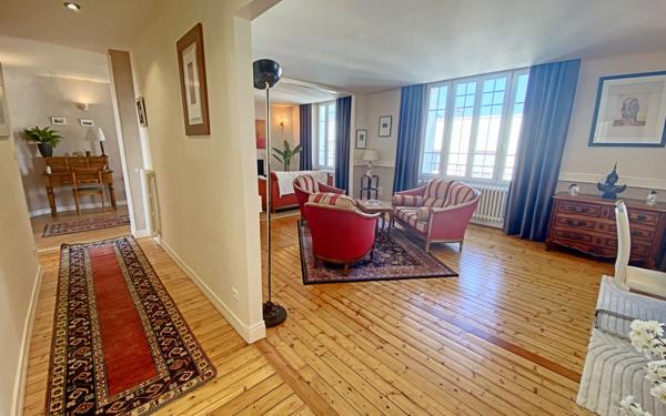 Appartement à louer    2 pièces • 99,43 m2 Lorient