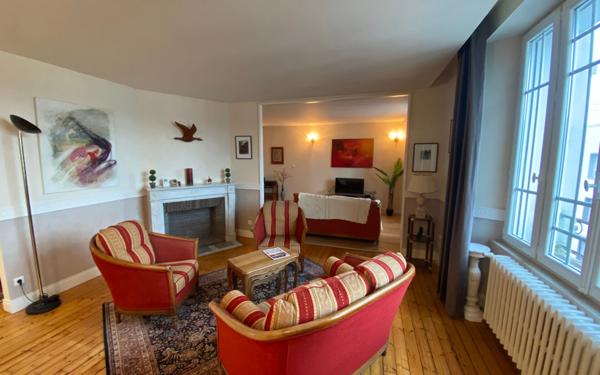 Appartement à louer    2 pièces • 99,43 m2 Lorient