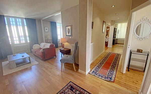 Appartement à louer    2 pièces • 99,43 m2 Lorient