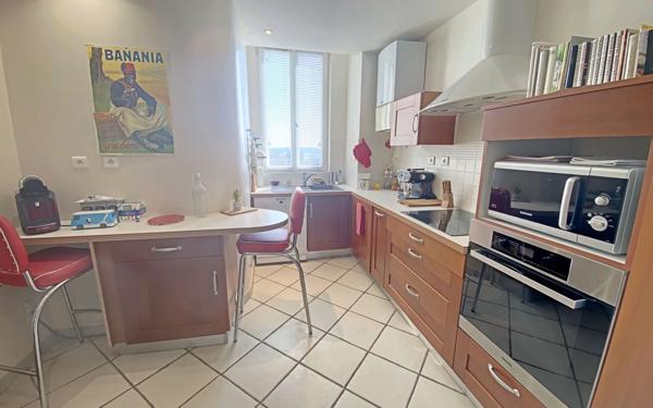 Appartement à louer    2 pièces • 99,43 m2 Lorient