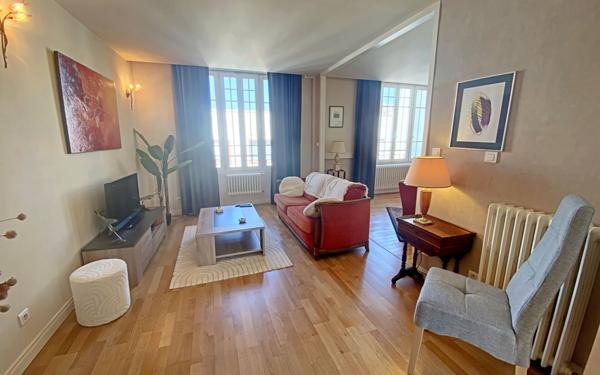 Appartement à louer    2 pièces • 99,43 m2 Lorient