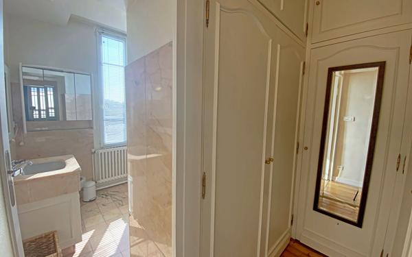 Appartement à louer    2 pièces • 99,43 m2 Lorient