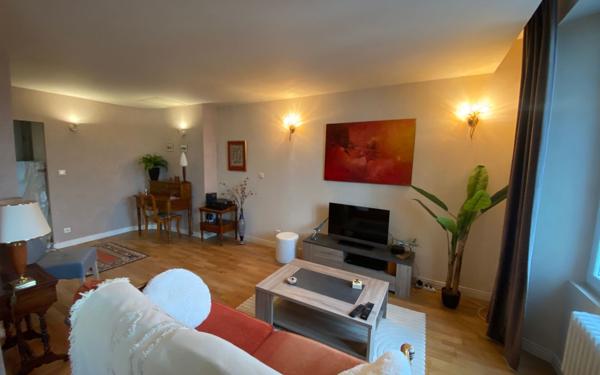 Appartement à louer    2 pièces • 99,43 m2 Lorient