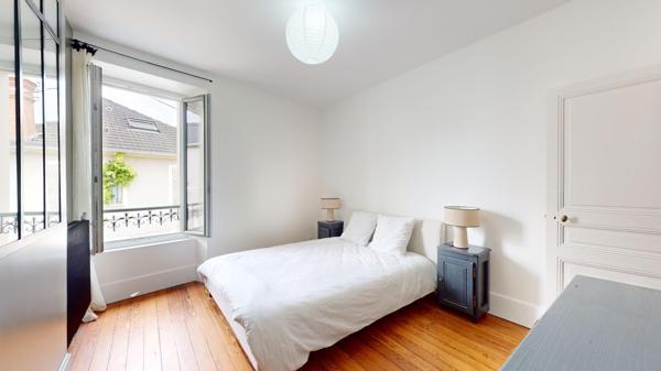 Maison superbement rénovée (280 000 € de travaux), avec jardin et piscine