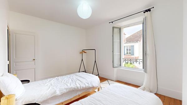 Maison superbement rénovée (280 000 € de travaux), avec jardin et piscine