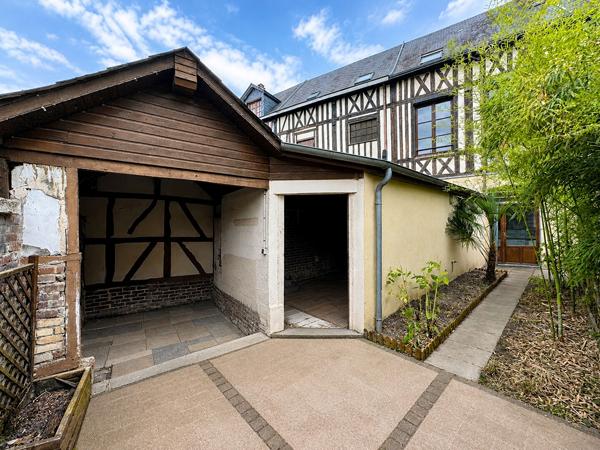 Darnétal - Charmante maison avec jardinet et accès privatif au robec - DARNETAL