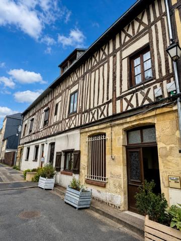 Darnétal - Charmante maison avec jardinet et accès privatif au robec - DARNETAL