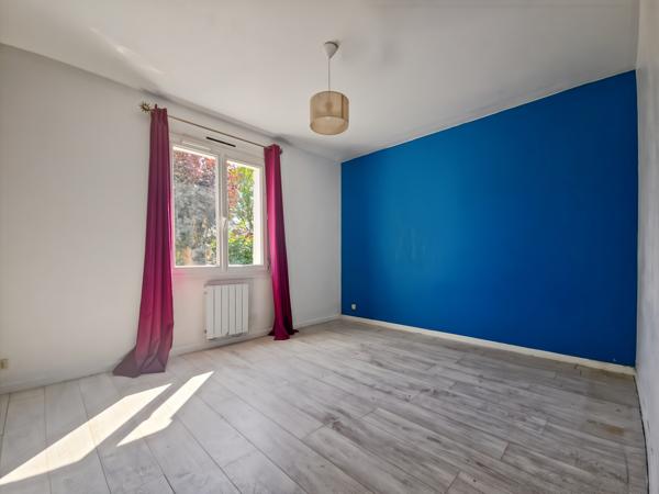 Maison
         6 pièces
        - 130 m² Exclusivité 424 500 € *