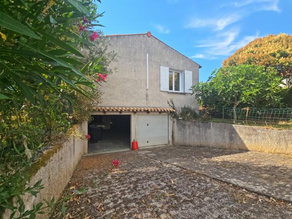 Maison
         6 pièces
        - 130 m² Exclusivité 424 500 € *