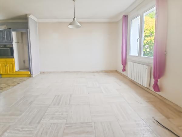 Maison
         6 pièces
        - 130 m² Exclusivité 424 500 € *