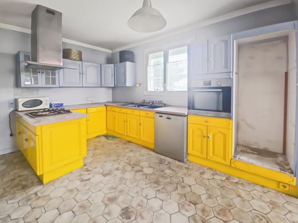 Maison
         6 pièces
        - 130 m² Exclusivité 424 500 € *