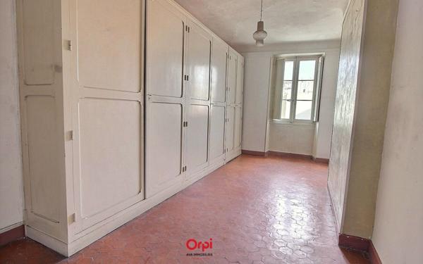 Appartement à vendre    2 pièces • 34 m2 Marseille 6