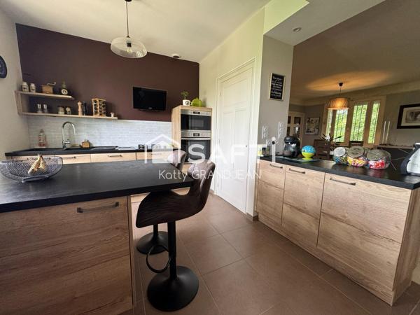 Maison à Péronnas 173 m² sur un terrain de 993 m²