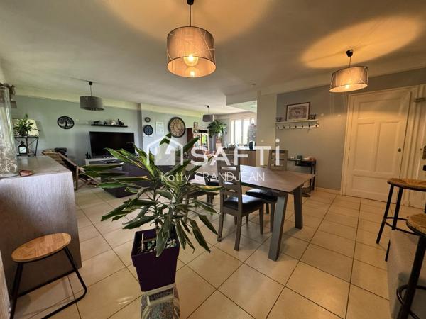 Maison à Péronnas 173 m² sur un terrain de 993 m²