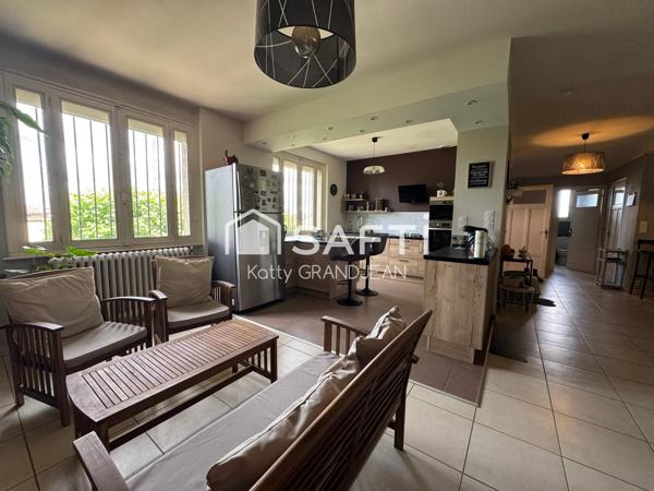 Maison à Péronnas 173 m² sur un terrain de 993 m²