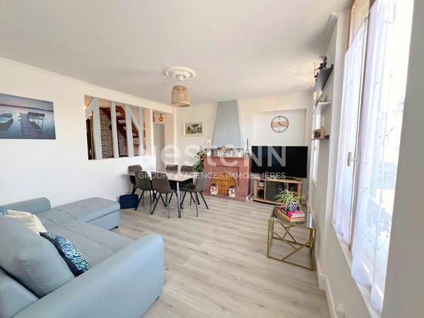 CHAUMONT EN VEXIN Maison de ville de 65 m² rénovée 2 chambres / 1 bureau avec jardin privatif