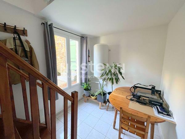 CHAUMONT EN VEXIN Maison de ville de 65 m² rénovée 2 chambres / 1 bureau avec jardin privatif