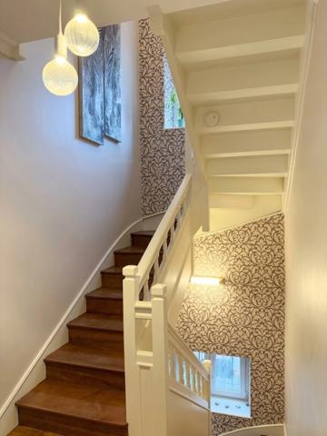 Finistère (29) – À vendre à Quimper centre : maison T5 de 124 m² habitable (182 m² utile ), sur un terrain de 398 m², avec sous-sol intégral et garage.