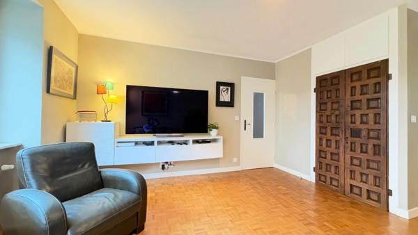 Finistère (29) – À vendre à Quimper centre : maison T5 de 124 m² habitable (182 m² utile ), sur un terrain de 398 m², avec sous-sol intégral et garage.