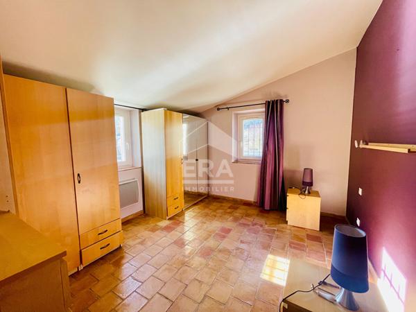 Villa meublée avec piscine et espaces extérieurs secteur campagne