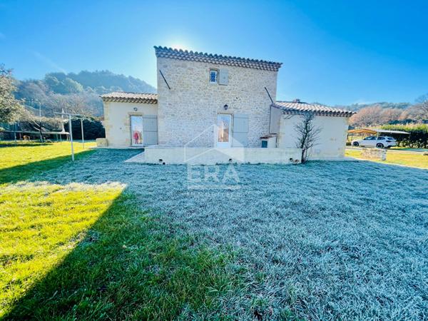 Villa meublée avec piscine et espaces extérieurs secteur campagne